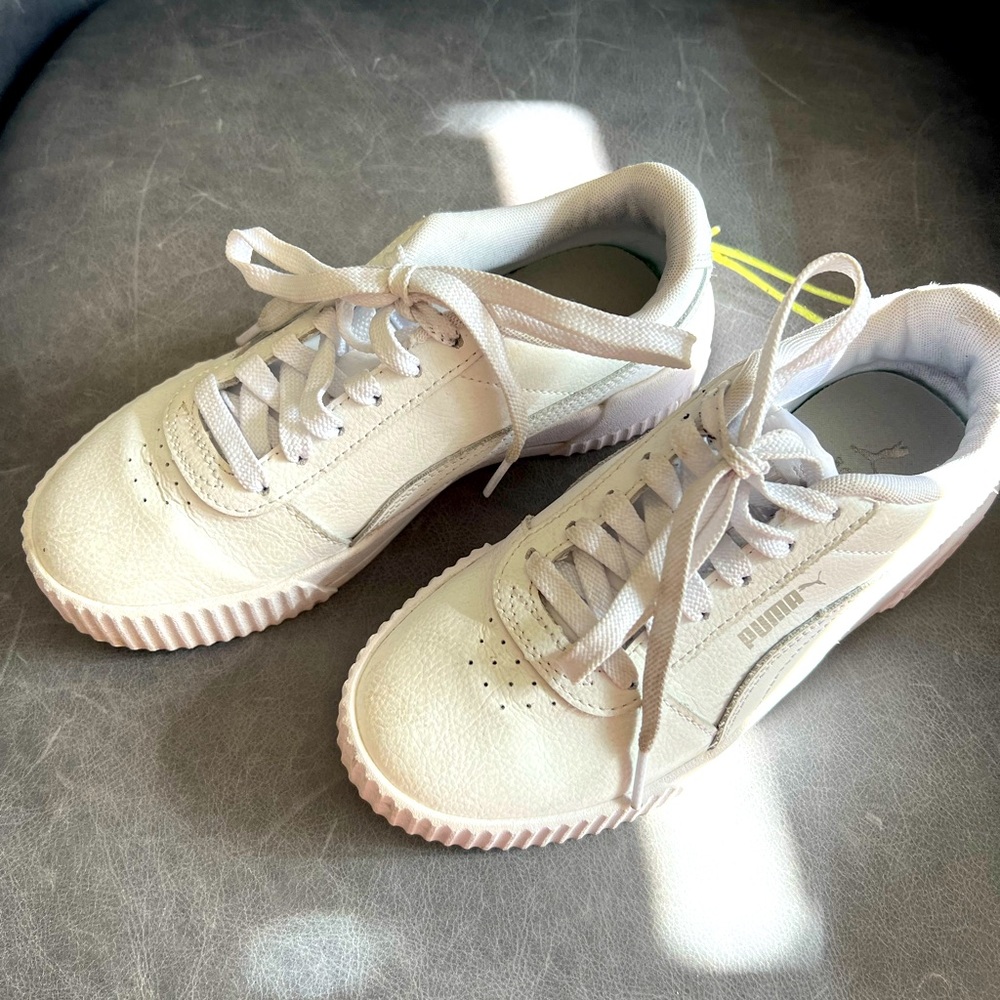 PUMA Womens Carina 370325-02 White Running Shoes Sneakers US 6 EUC